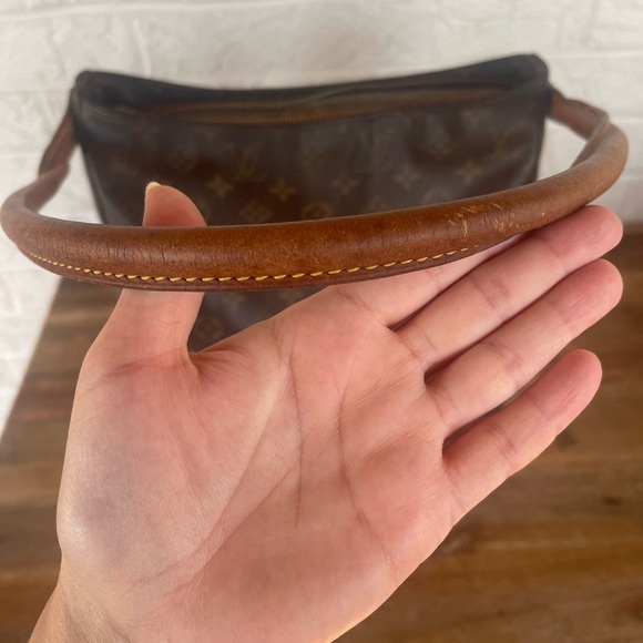 Louis Vuitton  Monogram Looping GM Shoulder Bag - Picture 7 of 15